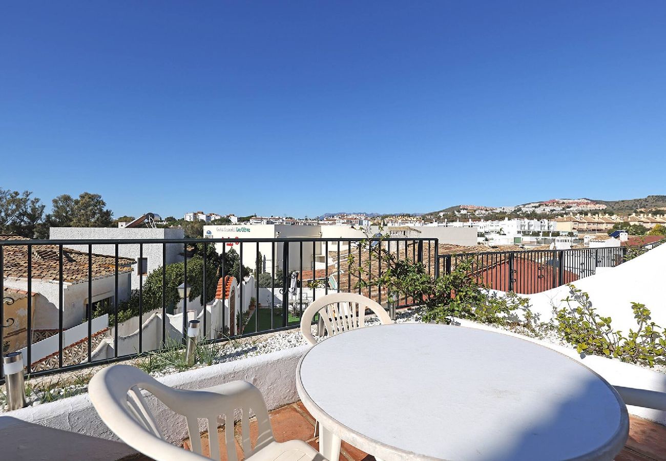 Casa adosada en Mijas Costa - Classic 2 Bed Andalusian Townhouse 500m From Beach 