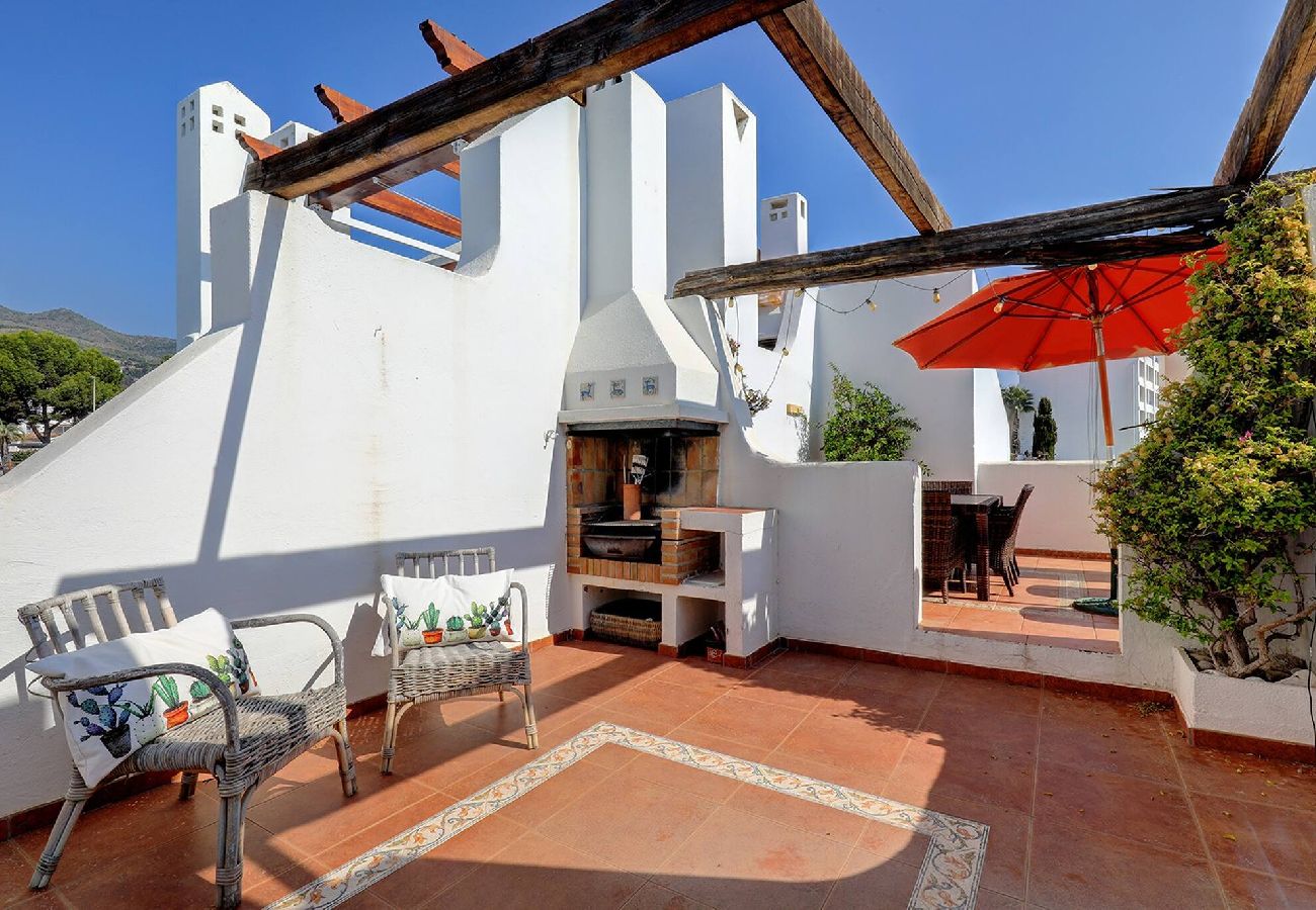 Apartamento en Benalmádena - Stunning Sea Views Beachfront Apt, Large Terrace & BBQ