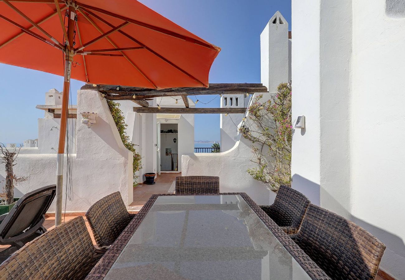 Apartamento en Benalmádena - Stunning Sea Views Beachfront Apt, Large Terrace & BBQ