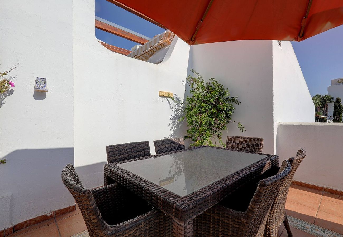 Apartamento en Benalmádena - Stunning Sea Views Beachfront Apt, Large Terrace & BBQ