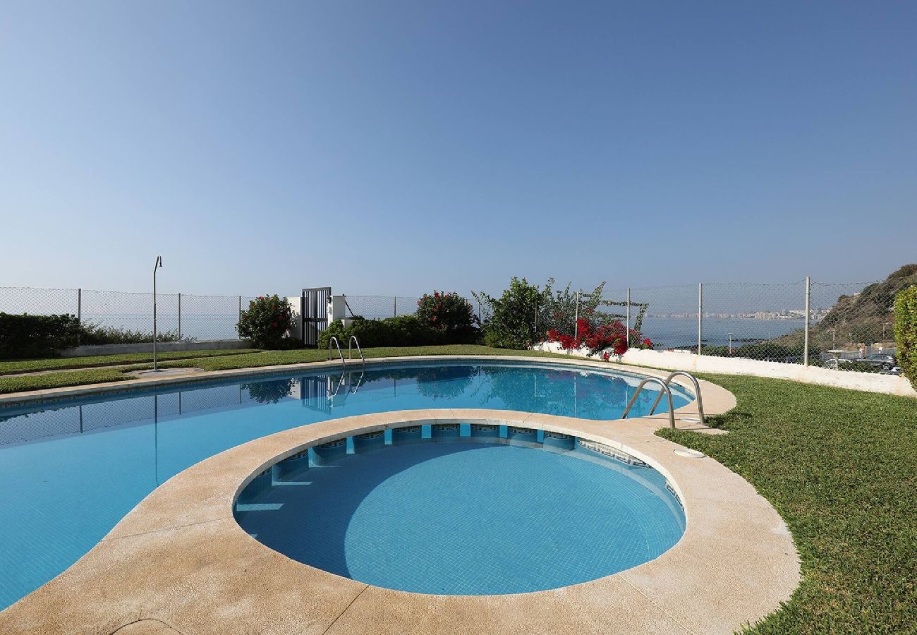 Apartamento en Benalmádena - Stunning Sea Views Beachfront Apt, Large Terrace & BBQ