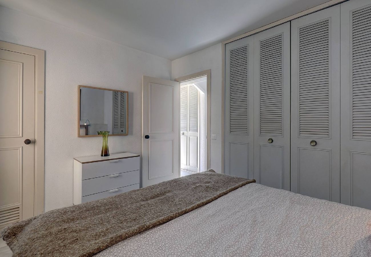 Apartamento en Benalmádena - Stunning Sea Views Beachfront Apt, Large Terrace & BBQ