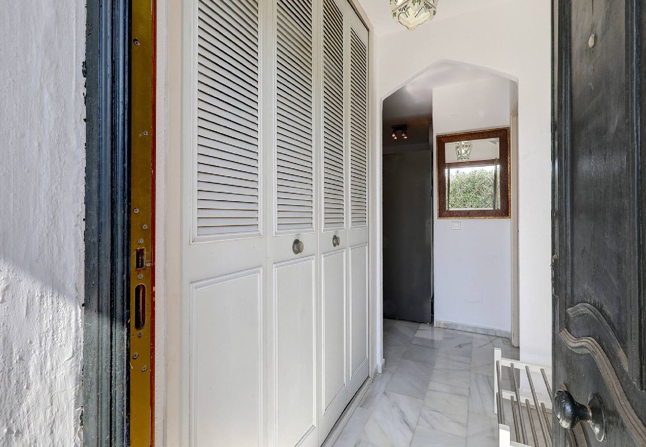 Apartamento en Benalmádena - Stunning Sea Views Beachfront Apt, Large Terrace & BBQ