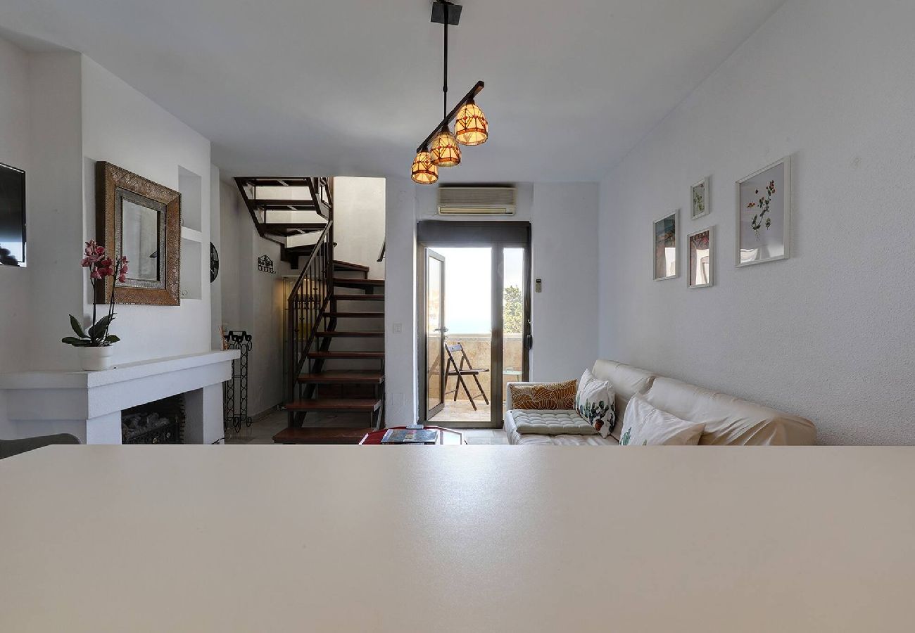 Apartamento en Benalmádena - Stunning Sea Views Beachfront Apt, Large Terrace & BBQ