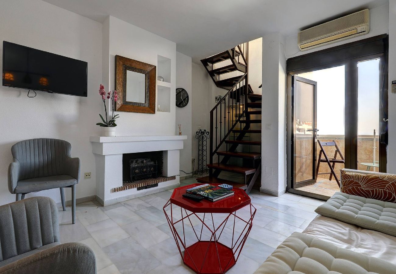 Apartamento en Benalmádena - Stunning Sea Views Beachfront Apt, Large Terrace & BBQ
