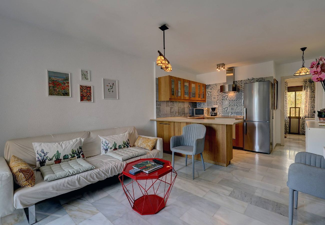 Apartamento en Benalmádena - Stunning Sea Views Beachfront Apt, Large Terrace & BBQ