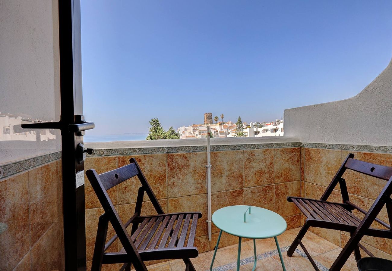 Apartamento en Benalmádena - Stunning Sea Views Beachfront Apt, Large Terrace & BBQ
