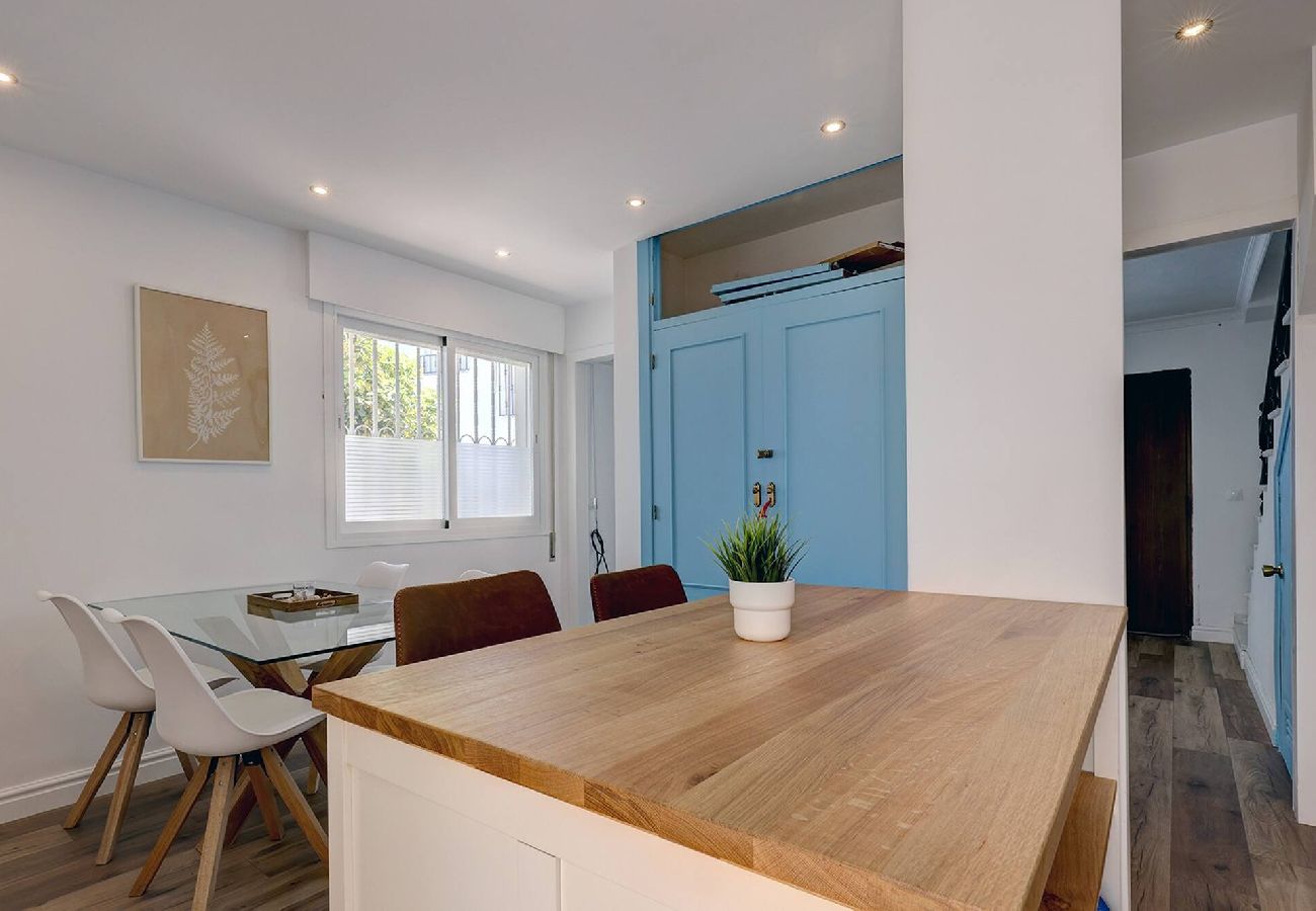Casa adosada en Benalmádena - Traditional 2 Bed Pueblo Townhouse With Terrace 