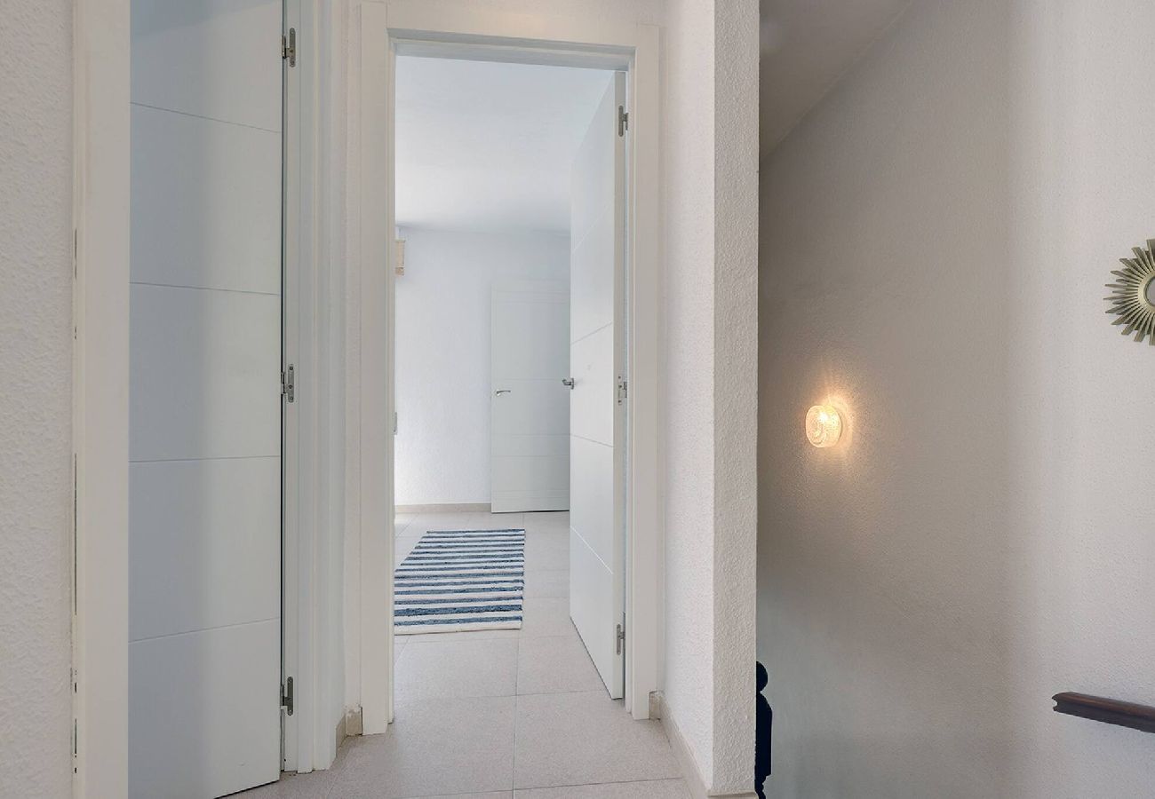 Casa adosada en Benalmádena - Traditional 2 Bed Pueblo Townhouse With Terrace 
