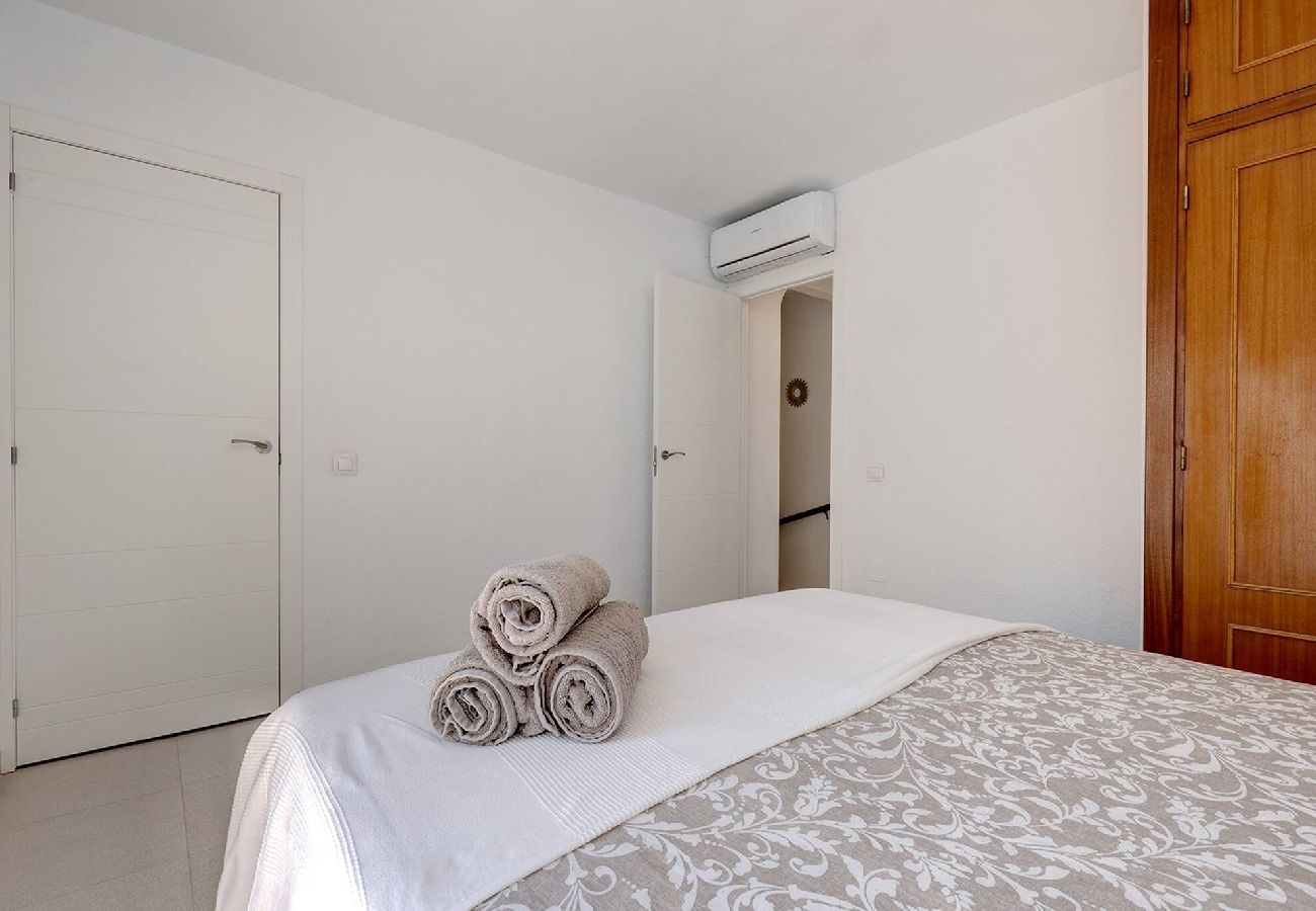 Casa adosada en Benalmádena - Traditional 2 Bed Pueblo Townhouse With Terrace 