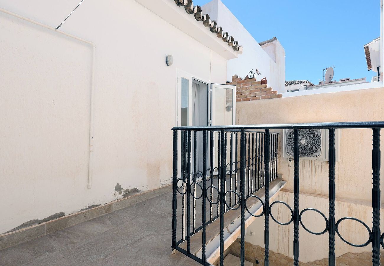 Casa adosada en Benalmádena - Traditional 2 Bed Pueblo Townhouse With Terrace 