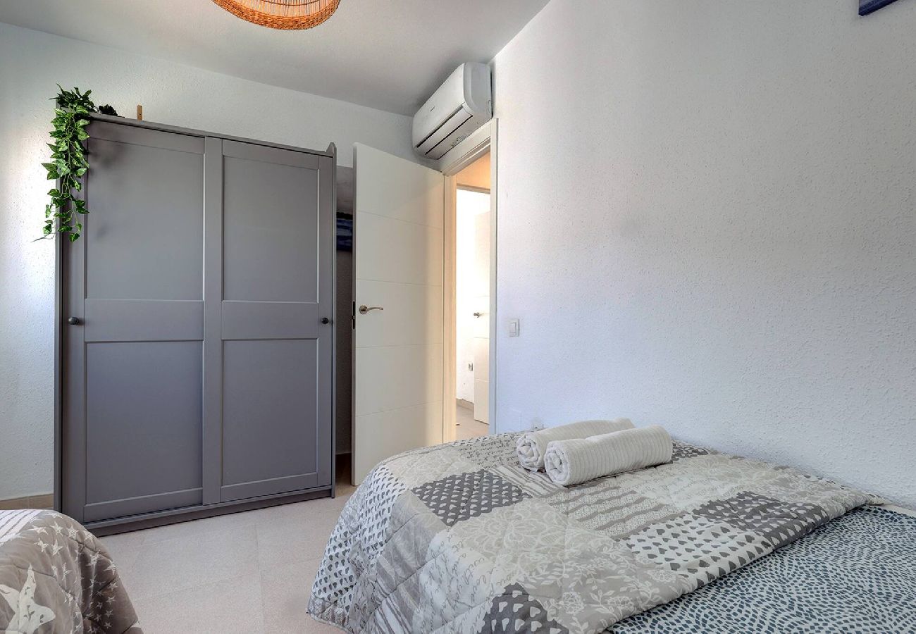 Casa adosada en Benalmádena - Traditional 2 Bed Pueblo Townhouse With Terrace 