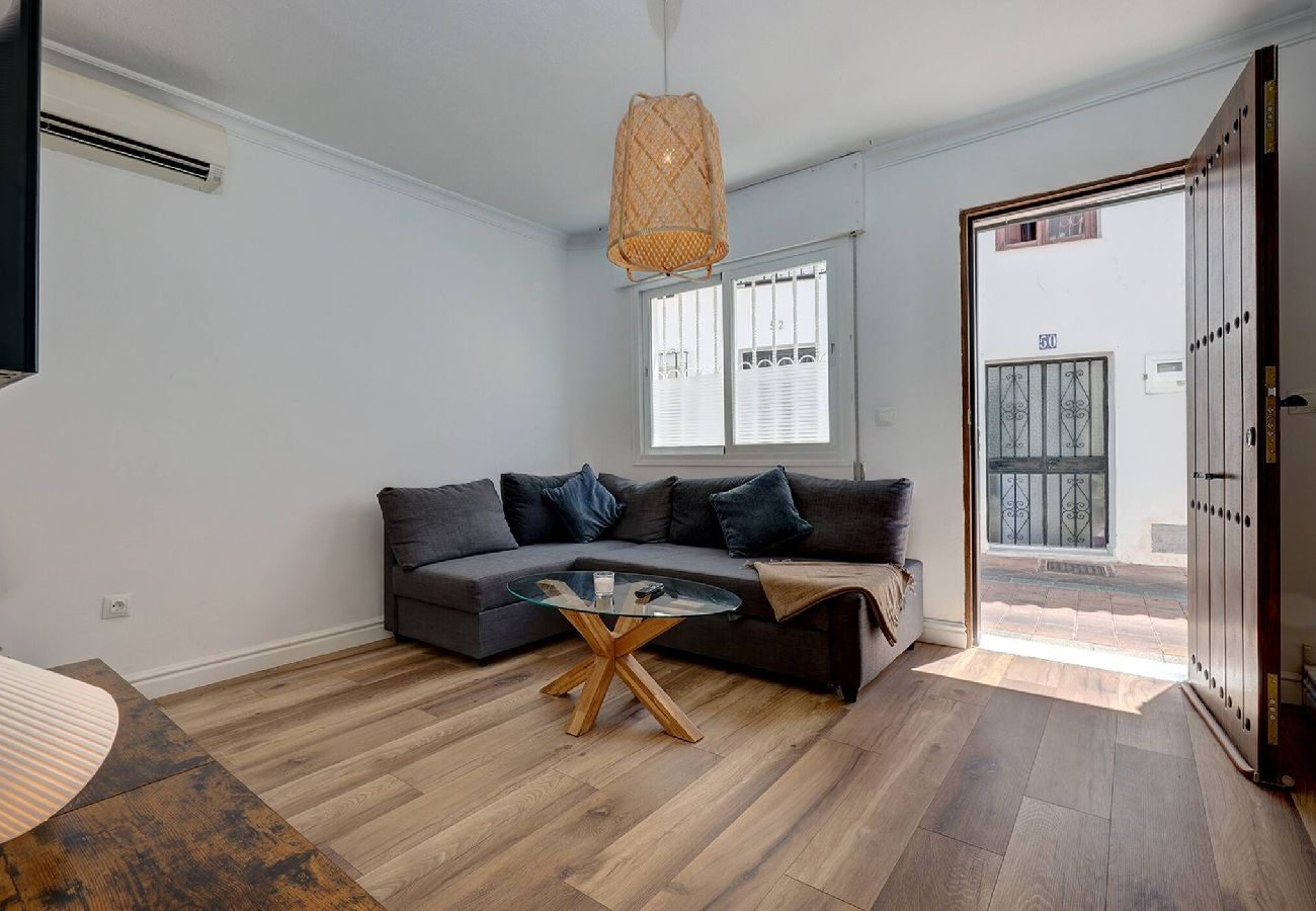 Casa adosada en Benalmádena - Traditional 2 Bed Pueblo Townhouse With Terrace 