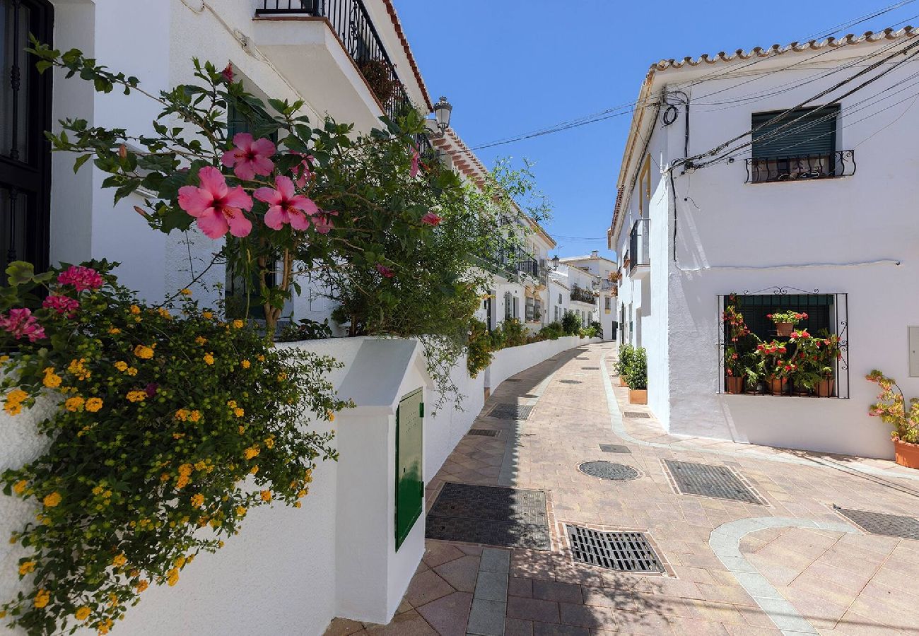 Casa adosada en Benalmádena - Traditional 2 Bed Pueblo Townhouse With Terrace 