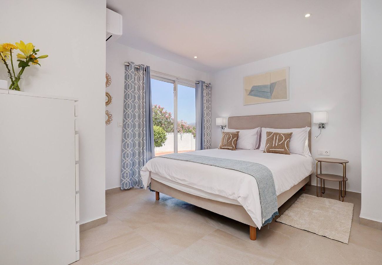 Villa en Mijas Costa - Luxury La Cala Villa, Private Pool and Sea Views 