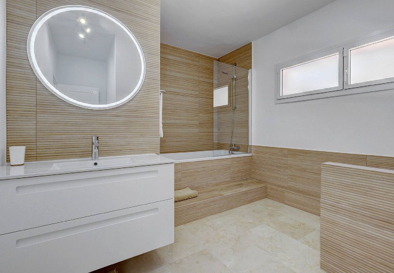Villa en Mijas Costa - Luxury La Cala Villa, Private Pool and Sea Views 