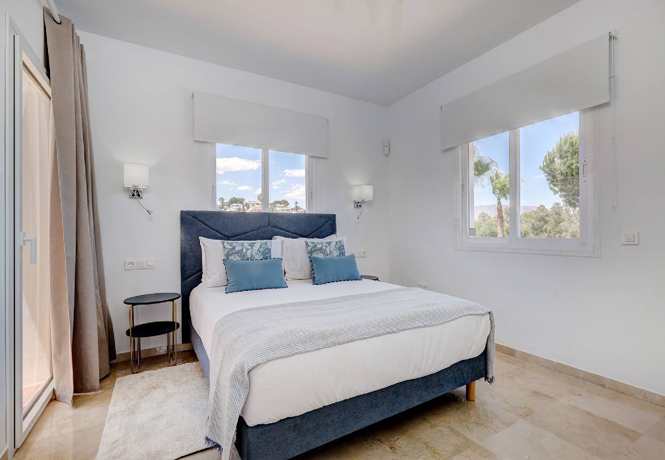 Villa en Mijas Costa - Luxury La Cala Villa, Private Pool and Sea Views 