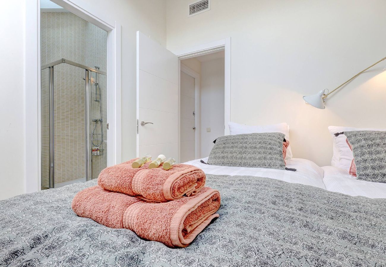 Apartamento en La Cala de Mijas - La Cala Hills Club Ático dúplex de 2 dormitorios, vistas al mar y bañera de hidromasaje