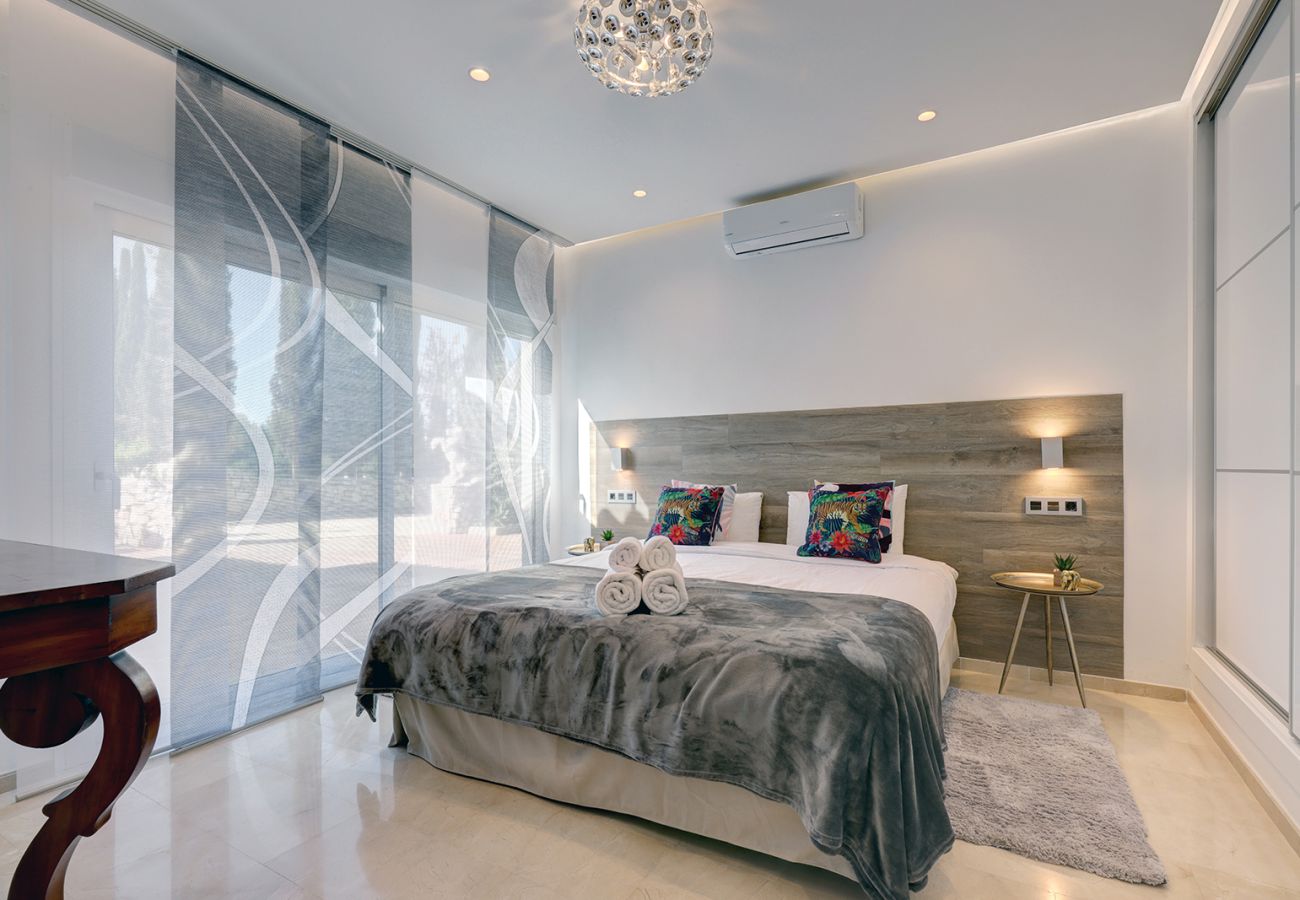 Villa en Mijas - Lujosa villa de 4 dormitorios, piscina privada