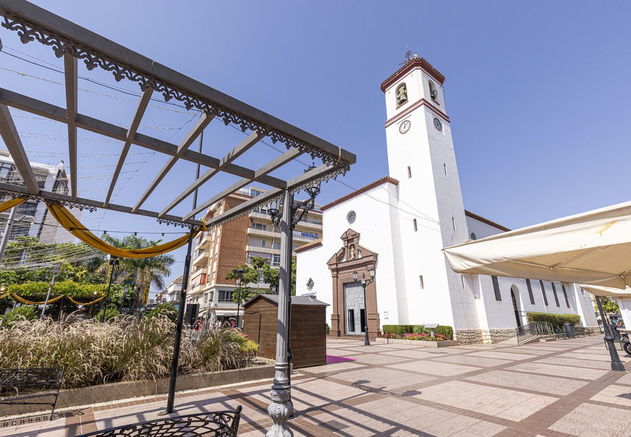 Apartamento en Fuengirola - Nuevo y relajado refugio de 2 dormitorios en la playa de Fuengirola