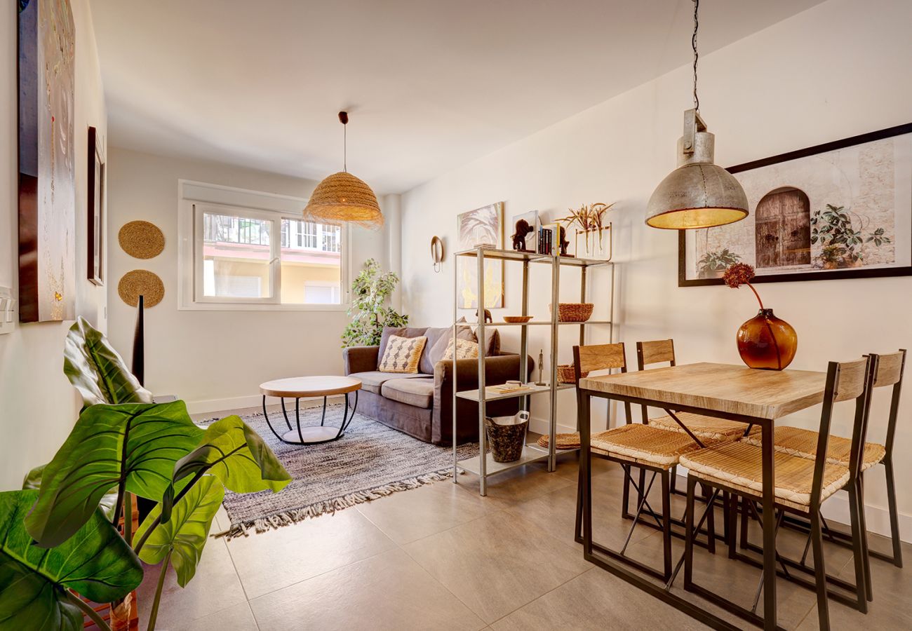 Apartamento en Fuengirola - Nuevo y relajado refugio de 2 dormitorios en la playa de Fuengirola