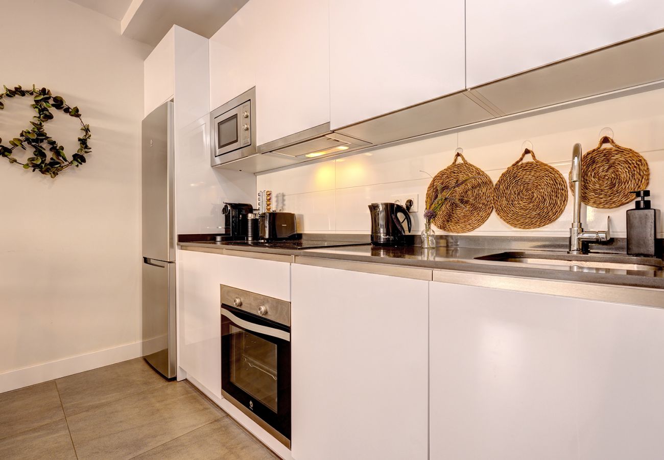 Apartamento en Fuengirola - Nuevo y relajado refugio de 2 dormitorios en la playa de Fuengirola