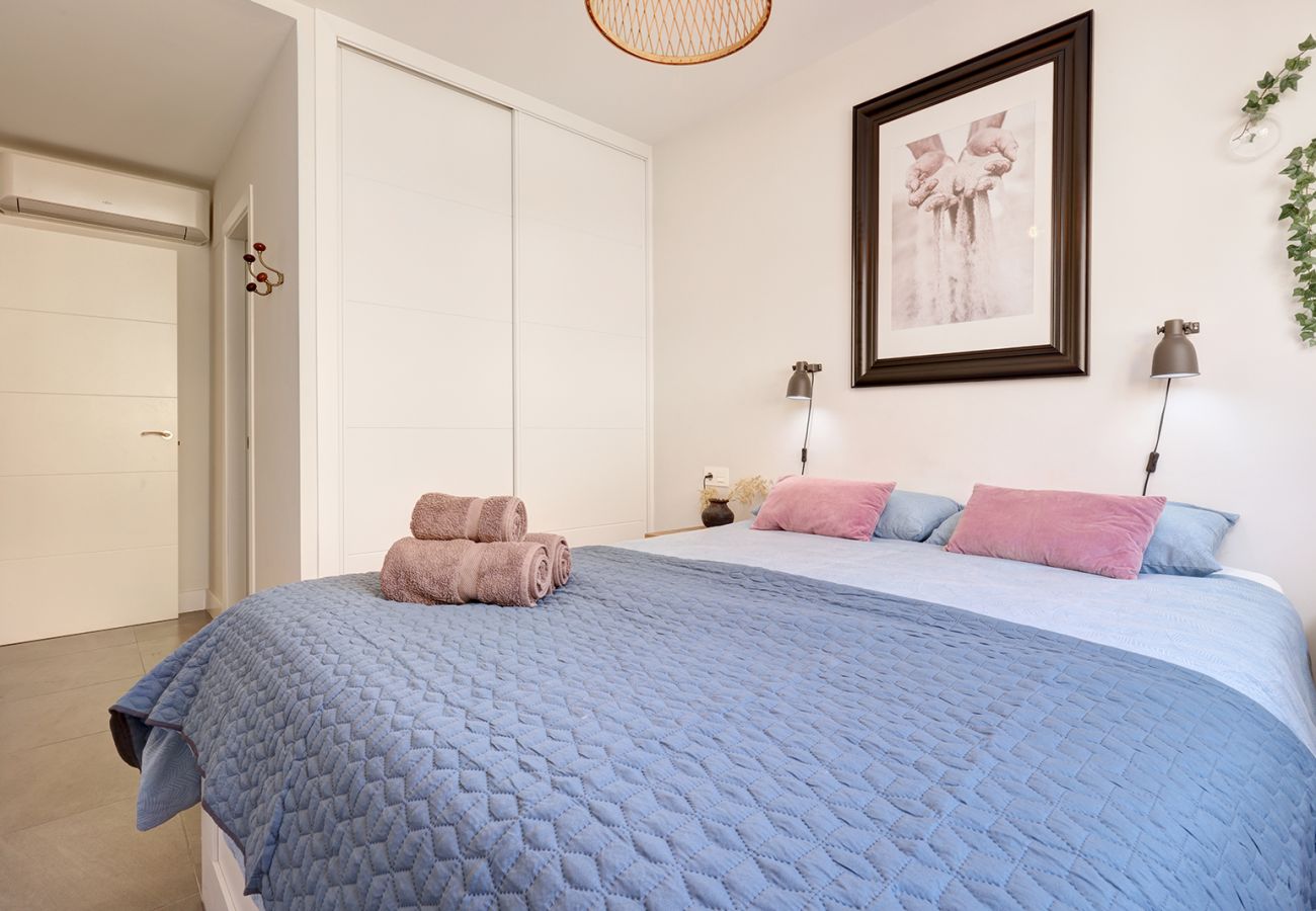 Apartamento en Fuengirola - Nuevo y relajado refugio de 2 dormitorios en la playa de Fuengirola