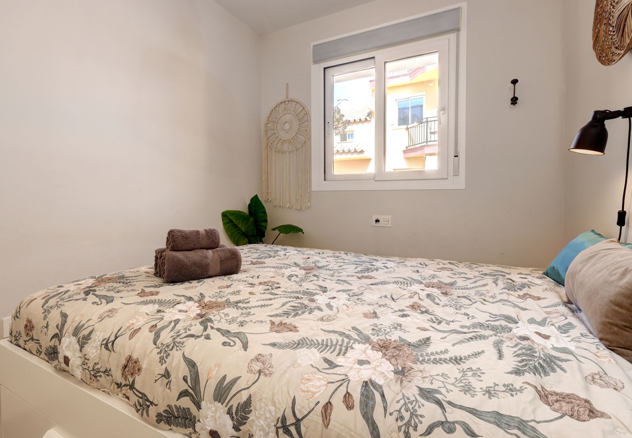 Apartamento en Fuengirola - Nuevo y relajado refugio de 2 dormitorios en la playa de Fuengirola