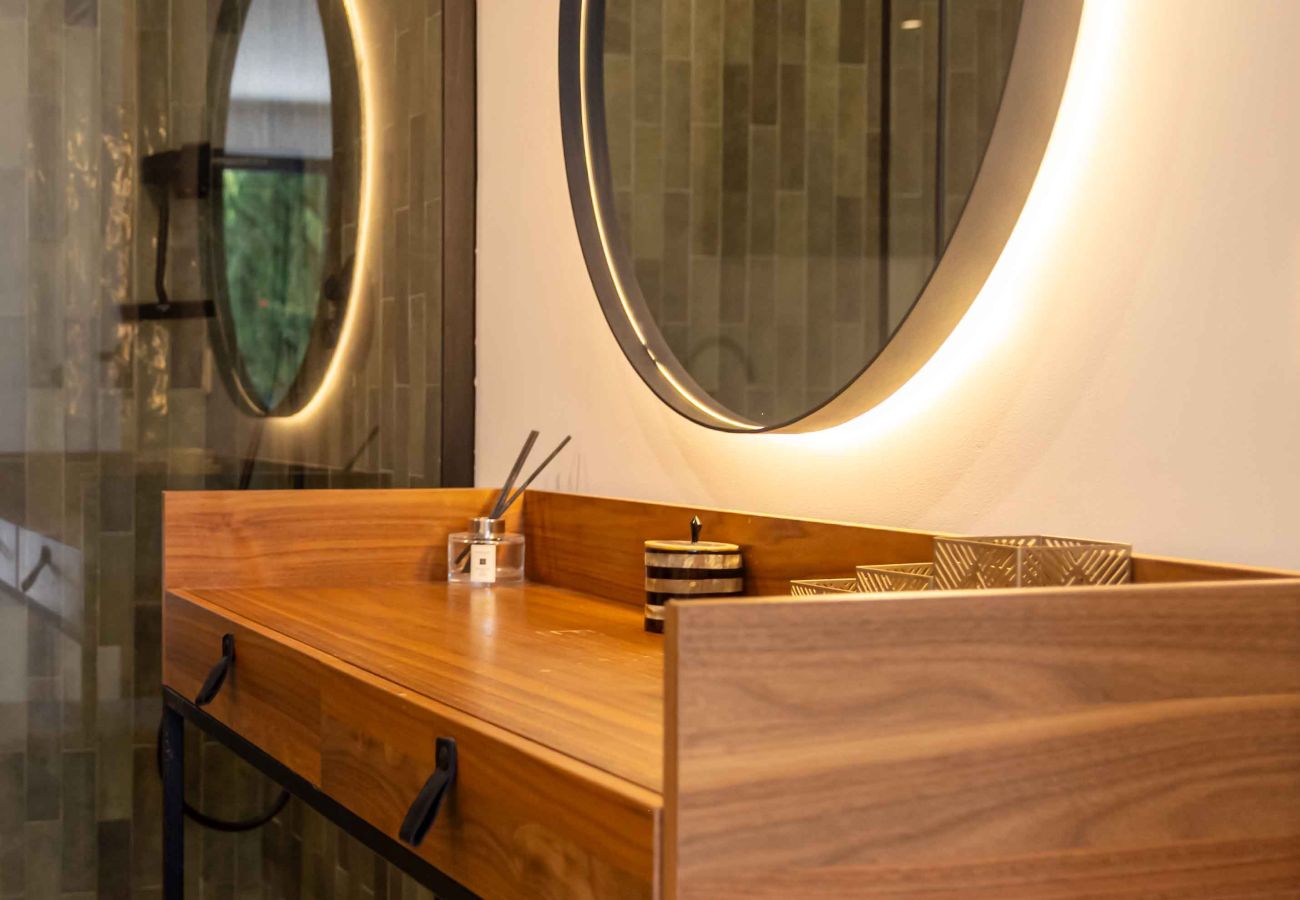 Villa en Marbella - Villa privada de lujo, piscina climatizada y sauna