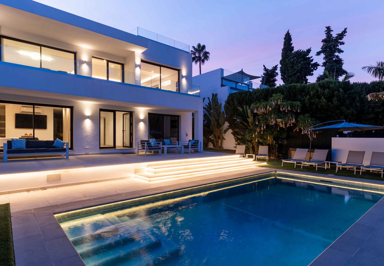 Villa en Marbella - Villa privada de lujo, piscina climatizada y sauna