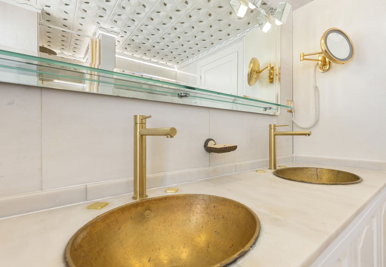 Villa en Mijas Costa - Villa La Rosa con vistas al mar: 5 dormitorios, 4 baños y piscina climatizada