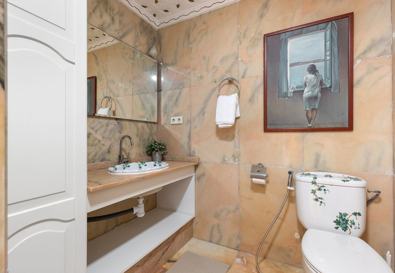 Villa en Mijas Costa - Villa La Rosa con vistas al mar: 5 dormitorios, 4 baños y piscina climatizada