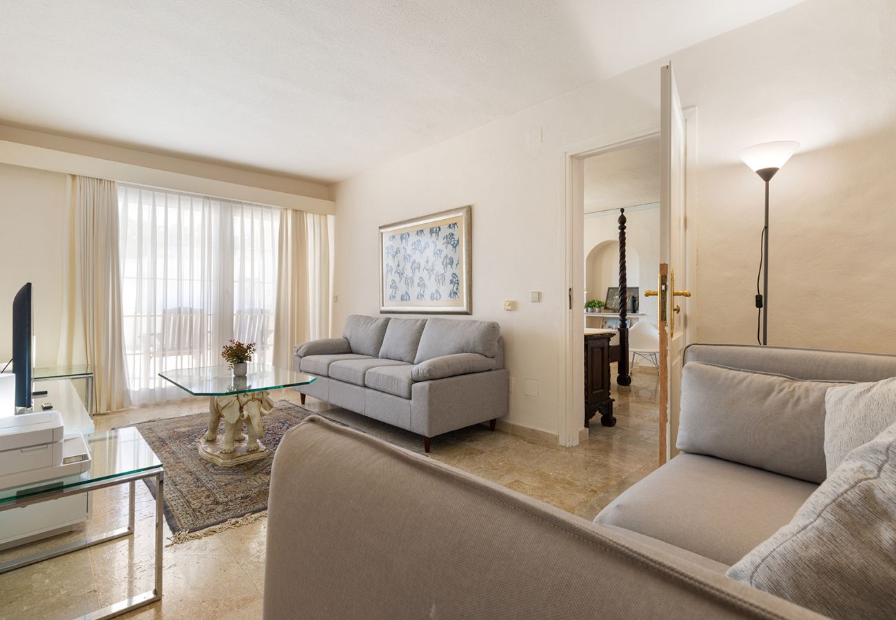 Villa en Mijas Costa - Villa La Rosa con vistas al mar: 5 dormitorios, 4 baños y piscina climatizada