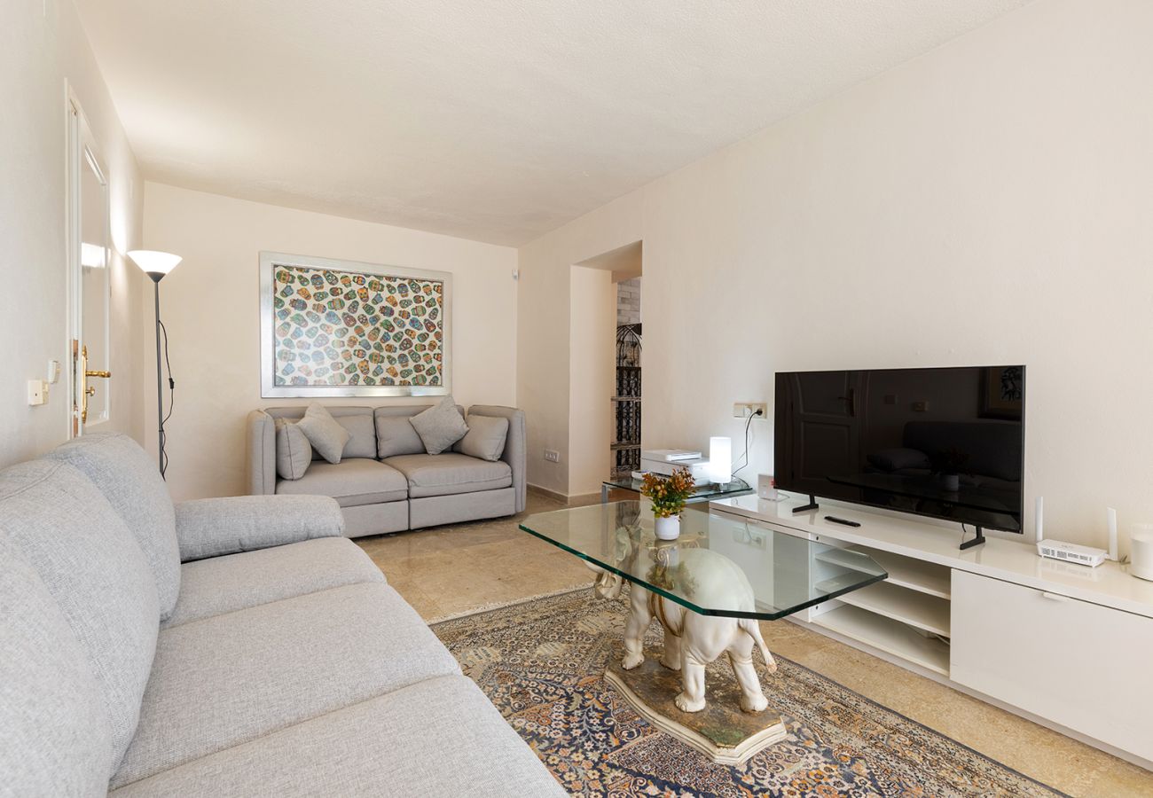 Villa en Mijas Costa - Villa La Rosa con vistas al mar: 5 dormitorios, 4 baños y piscina climatizada