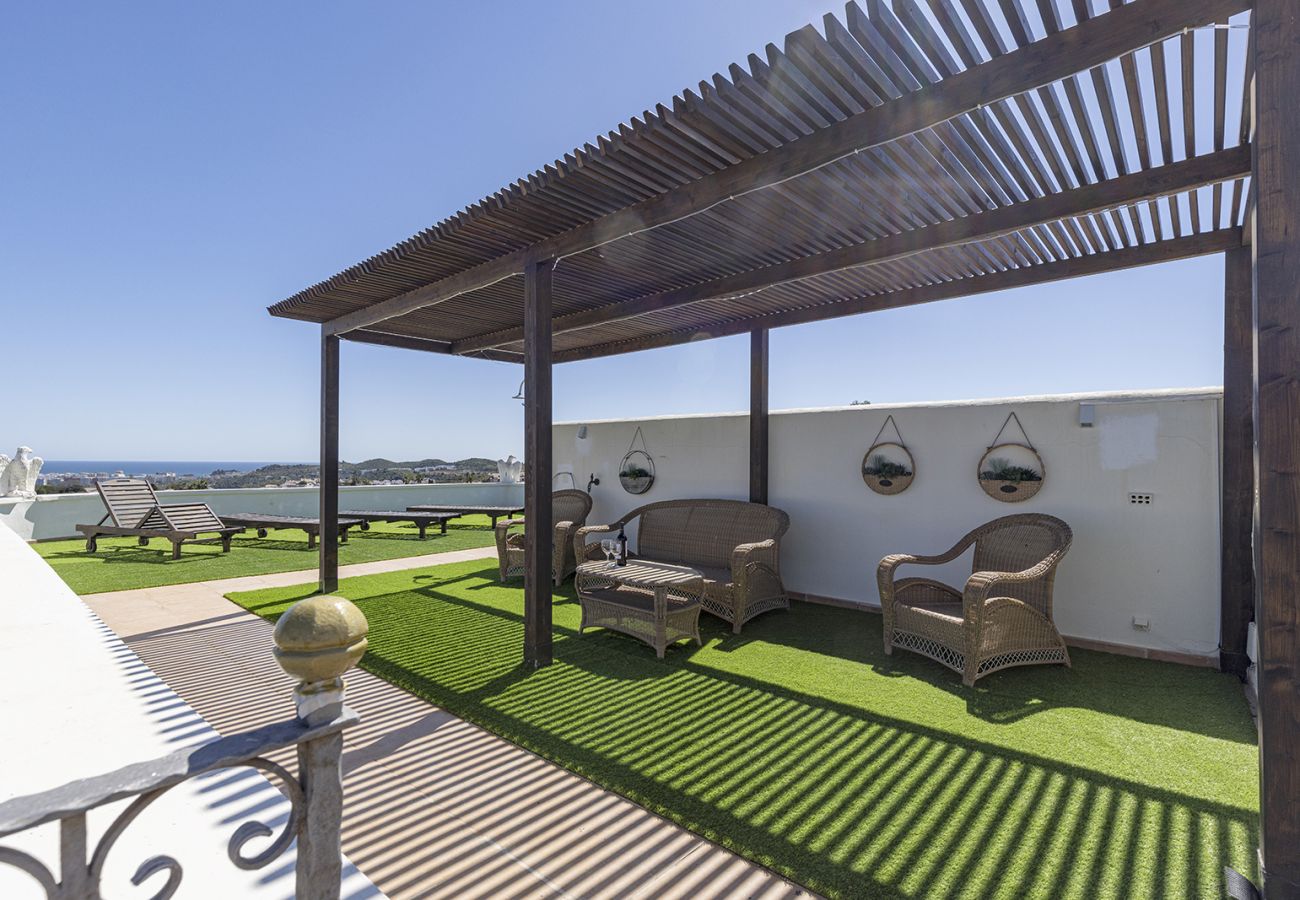 Villa en Mijas Costa - Villa La Rosa con vistas al mar: 5 dormitorios, 4 baños y piscina climatizada