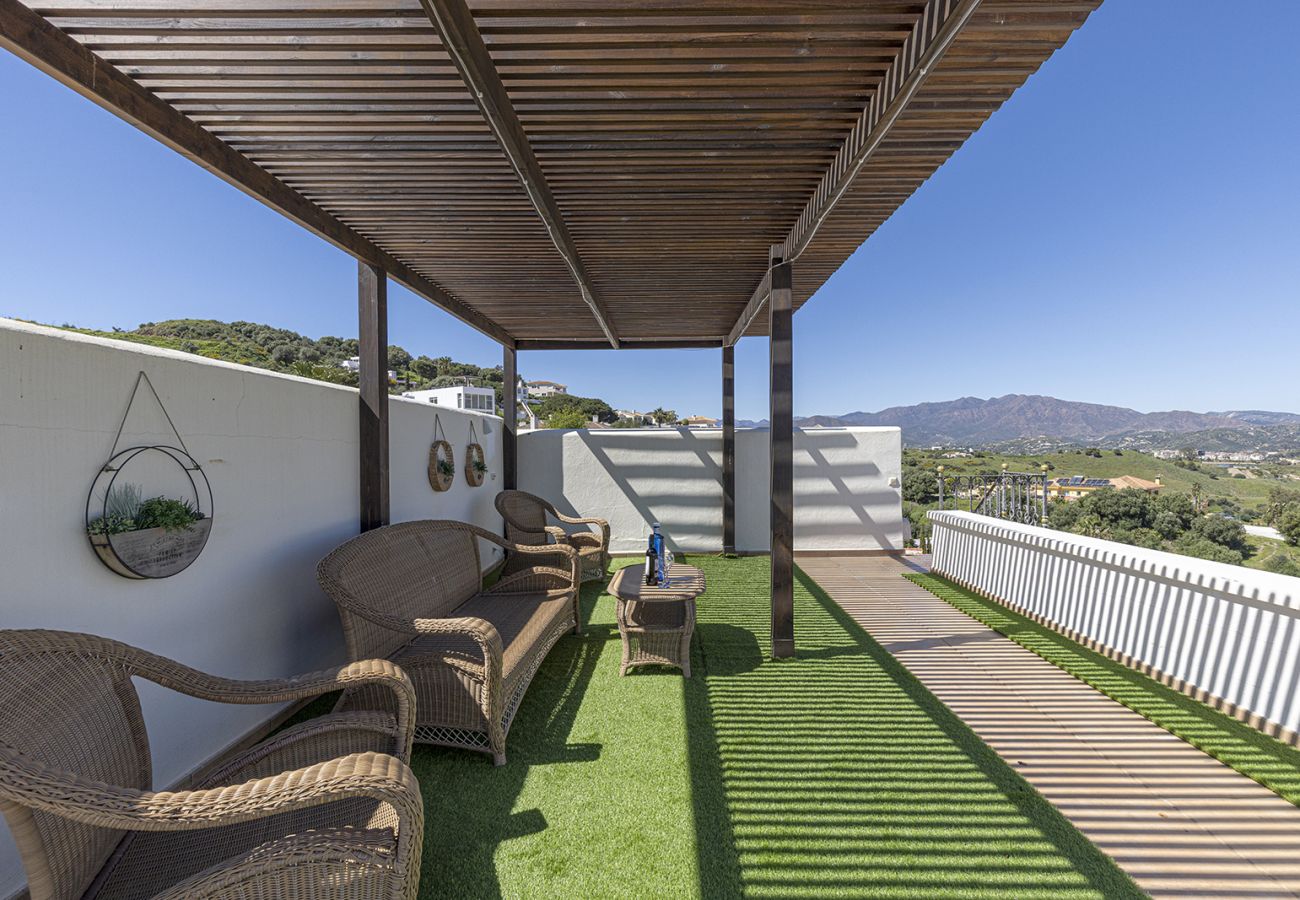 Villa en Mijas Costa - Villa La Rosa con vistas al mar: 5 dormitorios, 4 baños y piscina climatizada