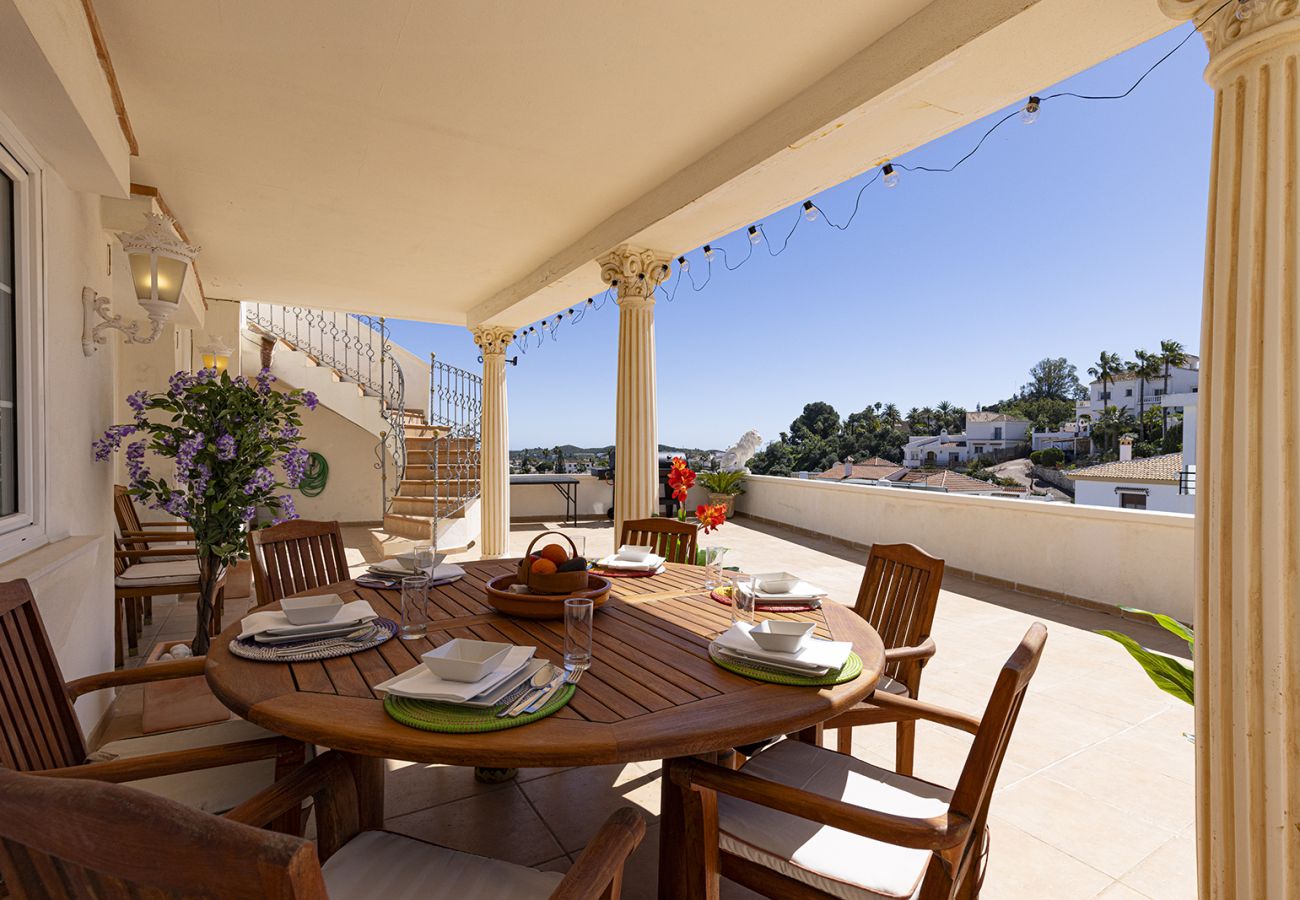 Villa en Mijas Costa - Villa La Rosa con vistas al mar: 5 dormitorios, 4 baños y piscina climatizada