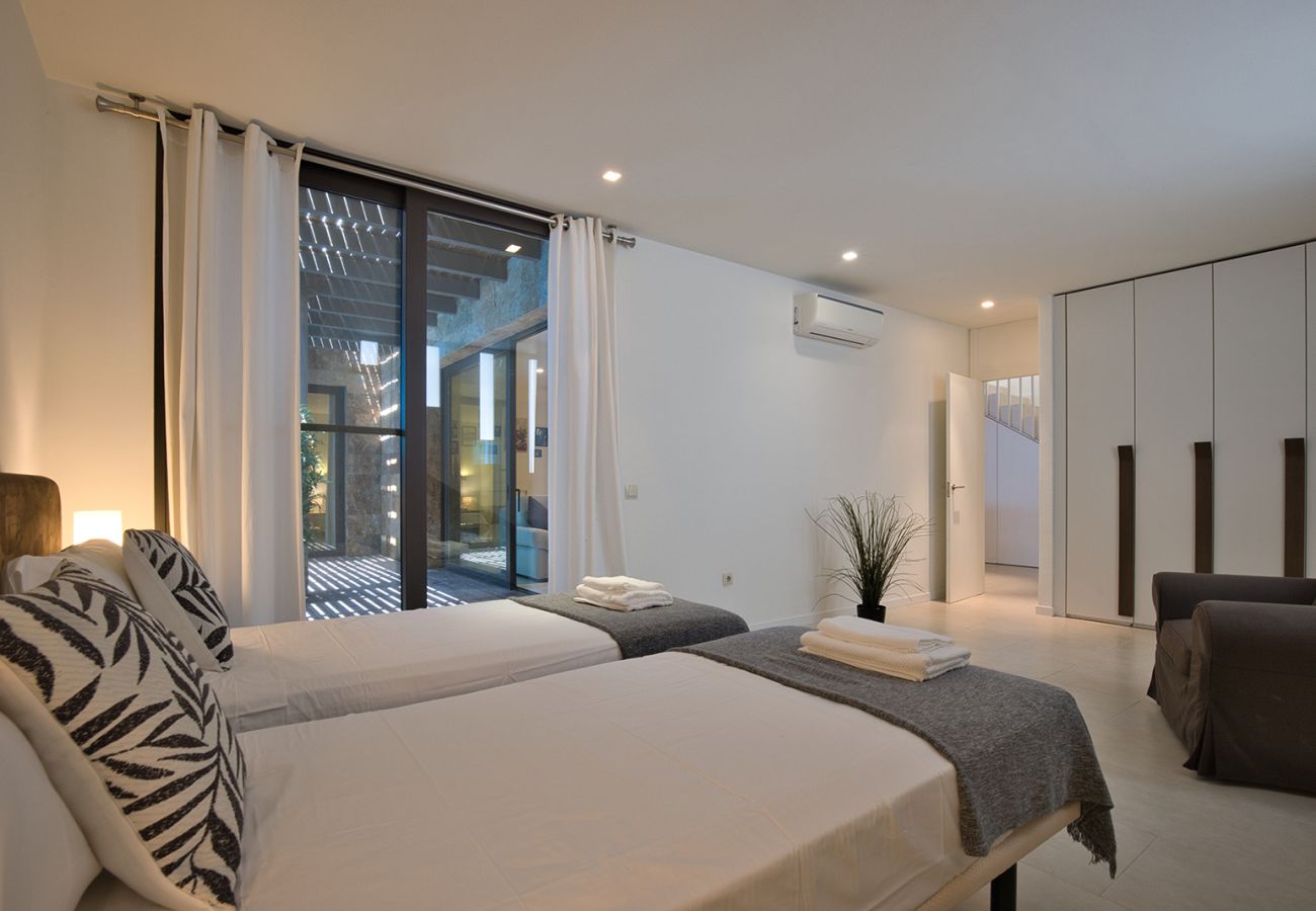 Villa en Marbella - Elegante chalet de 5 dormitorios con piscina privada