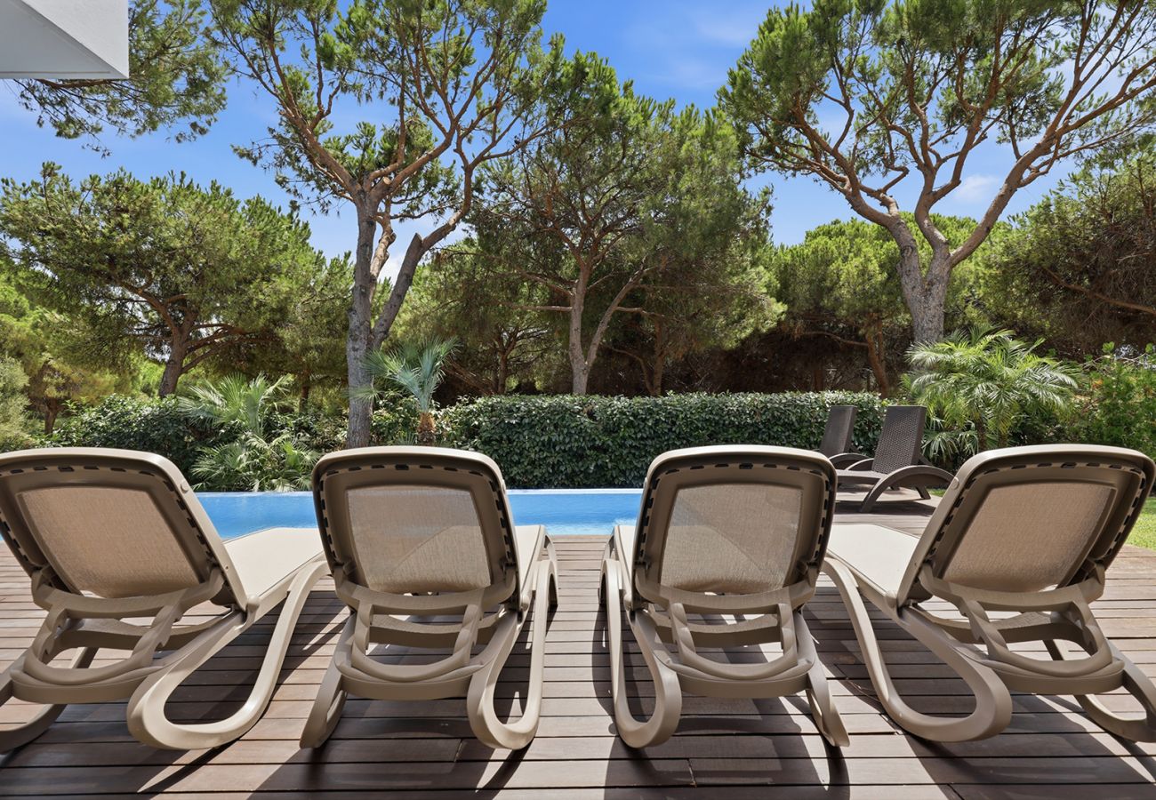 Villa en Marbella - Elegante chalet de 5 dormitorios con piscina privada