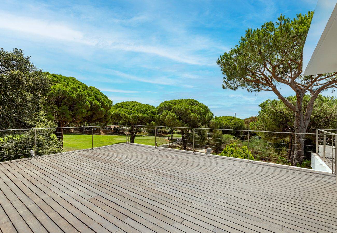 Villa en Marbella - Elegante chalet de 5 dormitorios con piscina privada