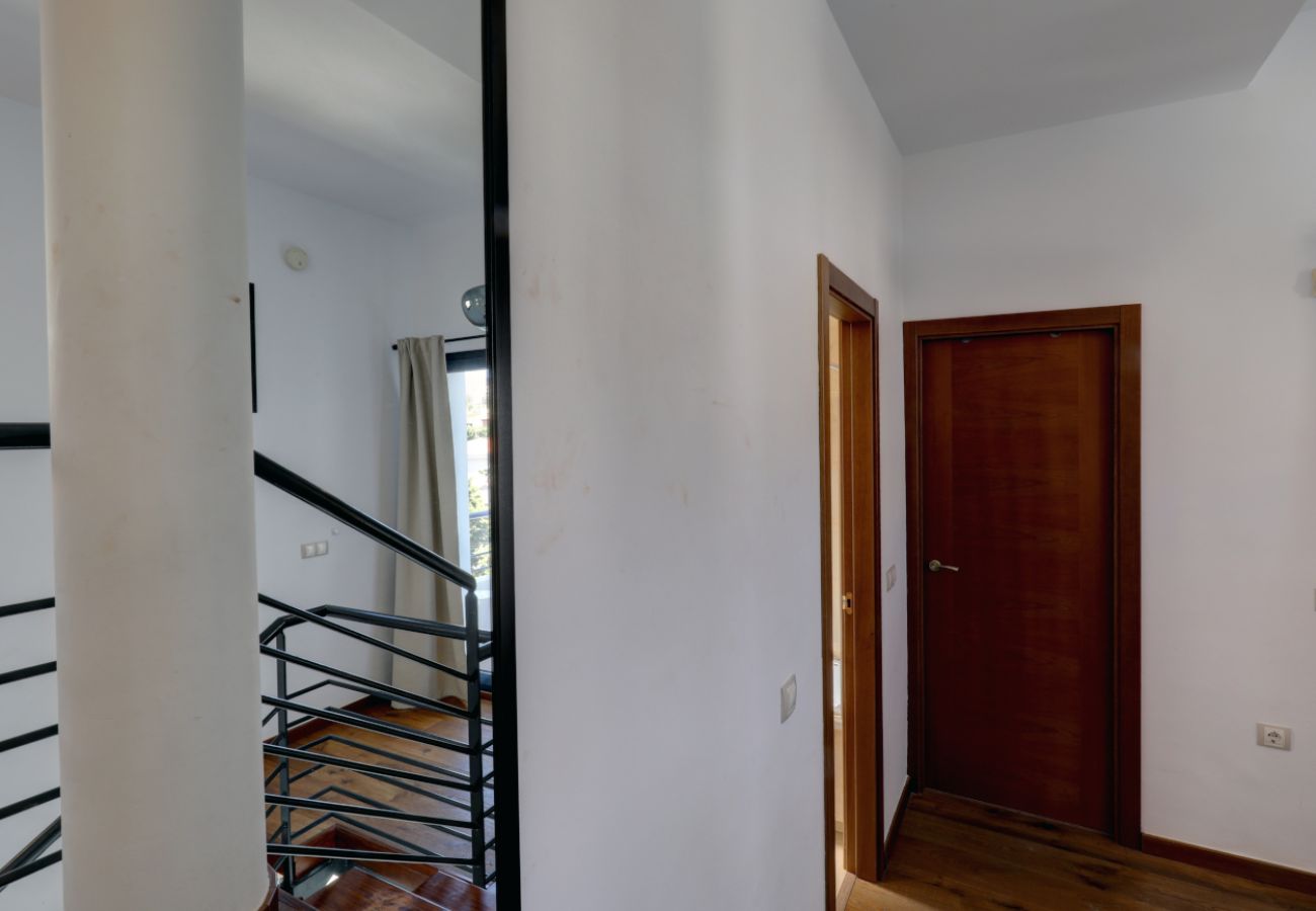 Villa en Benalmádena - Prime Benalmádena Location – 4-Bed Villa with Pool