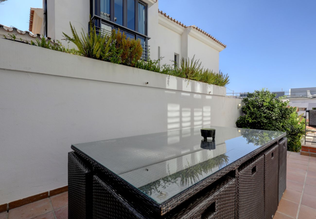 Villa en Benalmádena - Prime Benalmádena Location – 4-Bed Villa with Pool