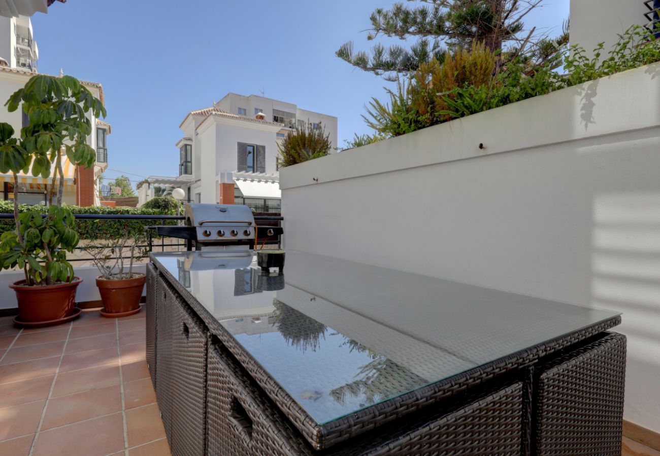 Villa en Benalmádena - Prime Benalmádena Location – 4-Bed Villa with Pool