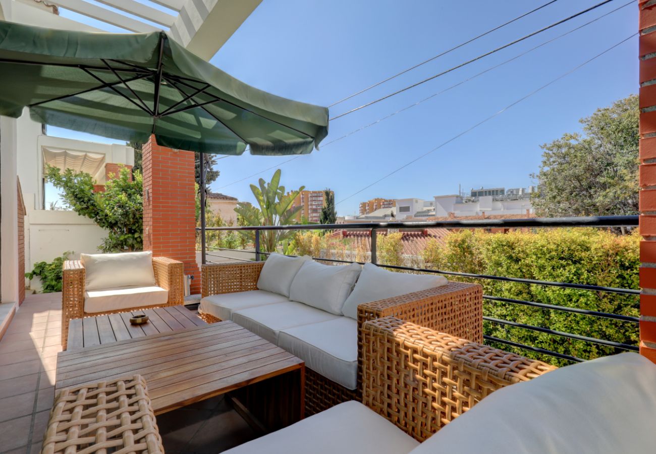 Villa en Benalmádena - Prime Benalmádena Location – 4-Bed Villa with Pool