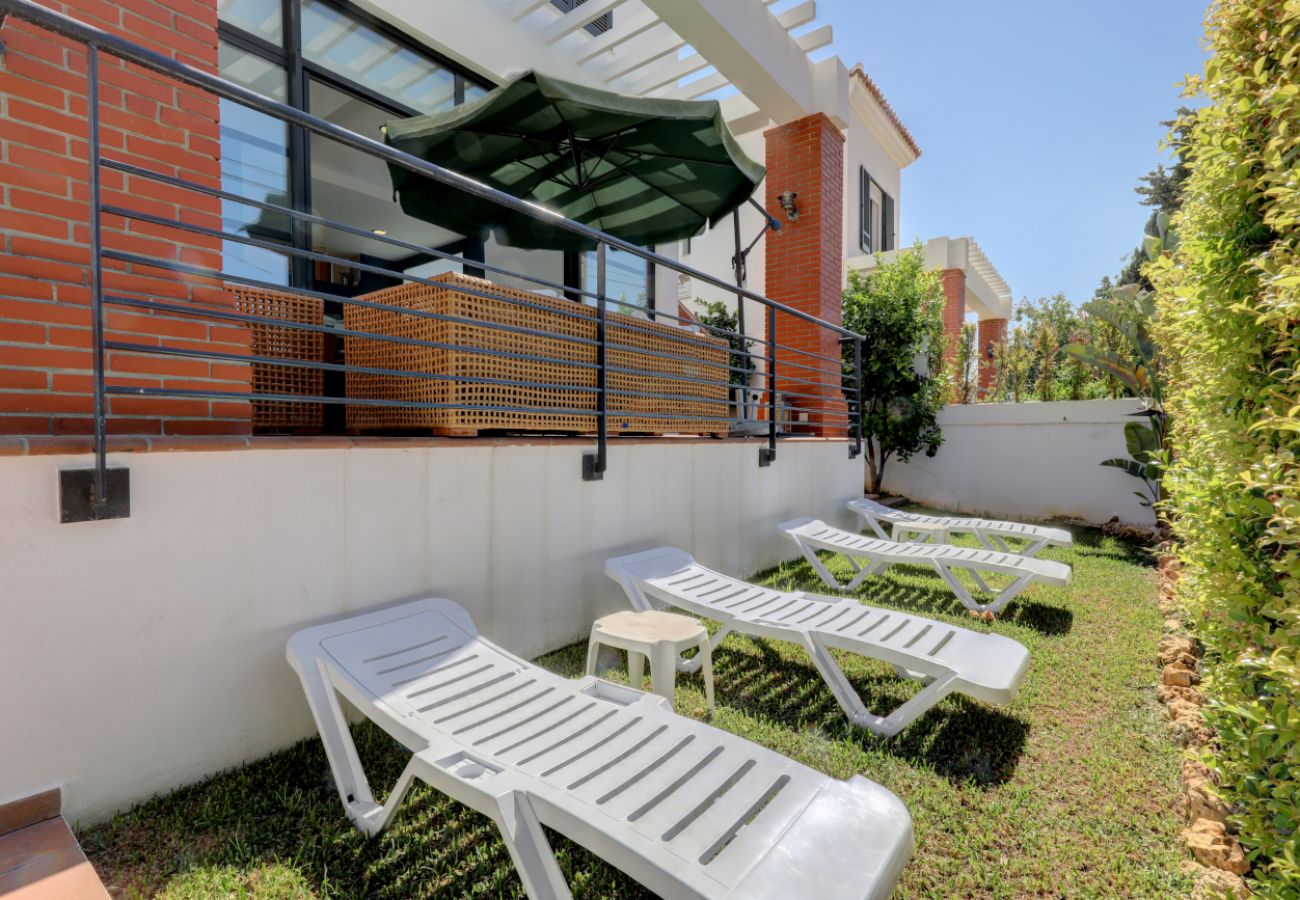 Villa en Benalmádena - Prime Benalmádena Location – 4-Bed Villa with Pool