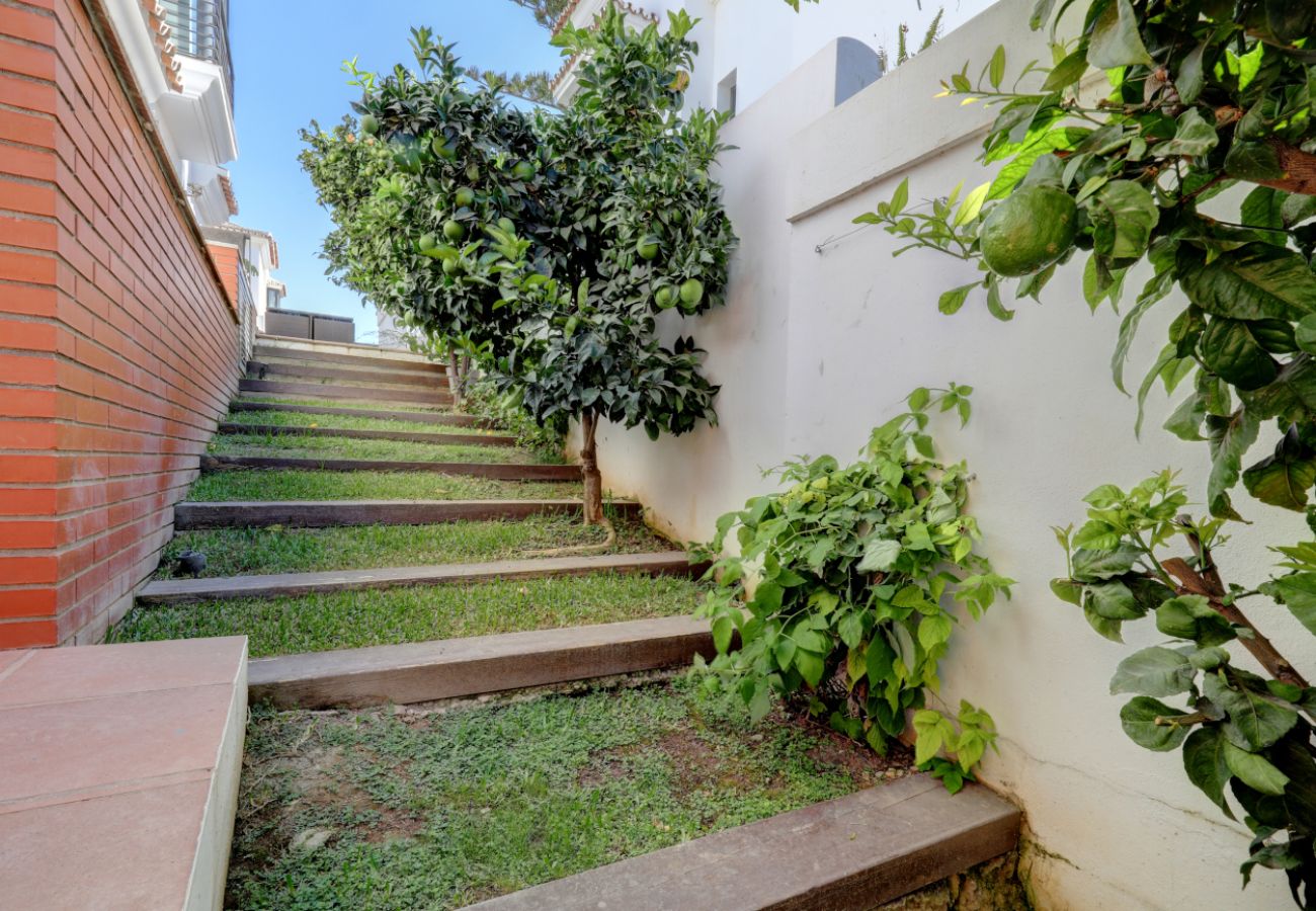 Villa en Benalmádena - Prime Benalmádena Location – 4-Bed Villa with Pool