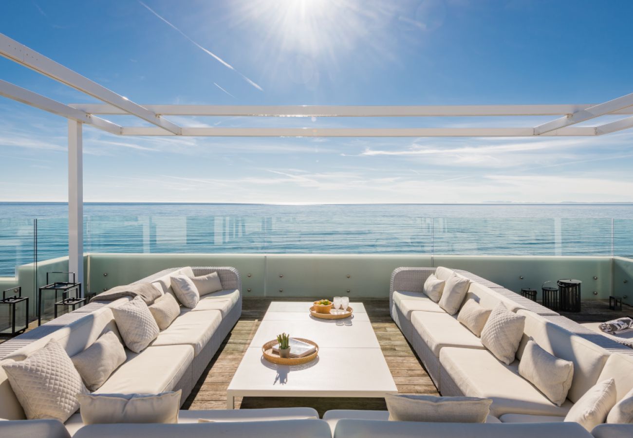 Villa en Marbella - Modern Beachfront Luxury – Villa in Marbella East