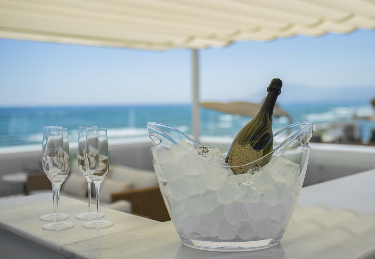 Villa en Marbella - Modern Beachfront Luxury – Villa in Marbella East
