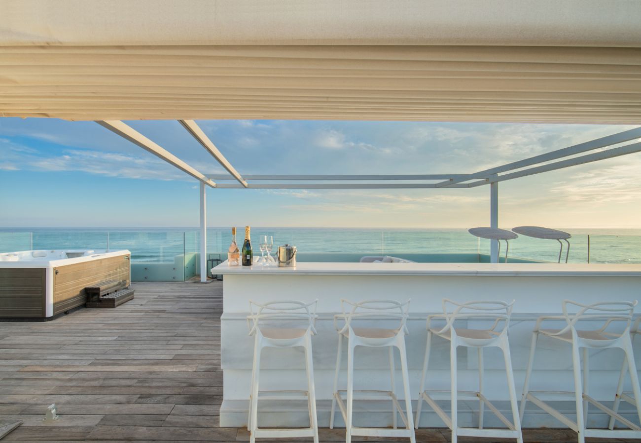 Villa en Marbella - Modern Beachfront Luxury – Villa in Marbella East