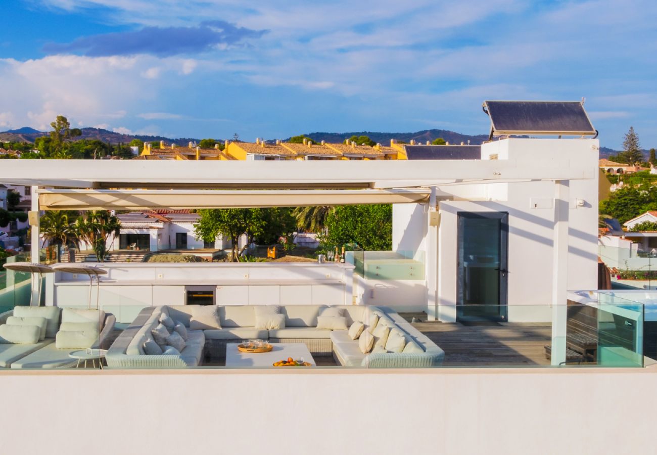 Villa en Marbella - Modern Beachfront Luxury – Villa in Marbella East